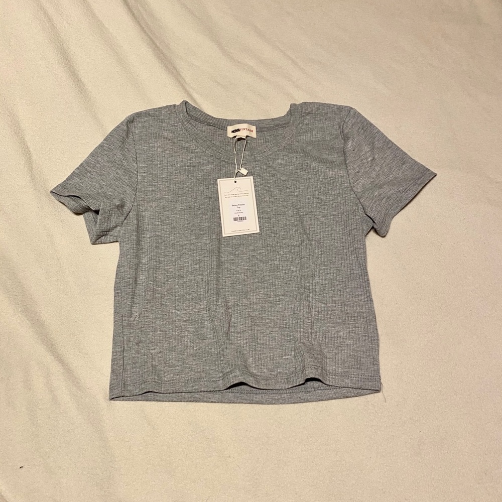 Gray cropped top🤍